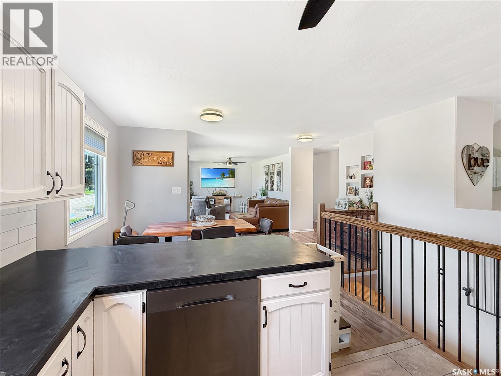 303 3rd Avenue E, Debden, Saskatchewan  S0J 0S0 - Photo 4 - SK041704
