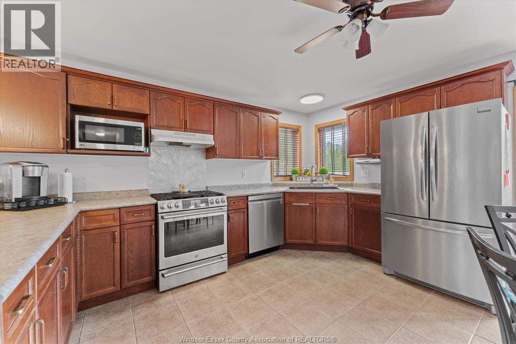 421 Mclellan, Amherstburg, Ontario  N9V 4C8 - Photo 11 - 26016304