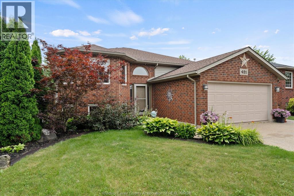 421 Mclellan, Amherstburg, Ontario  N9V 4C8 - Photo 2 - 26016304