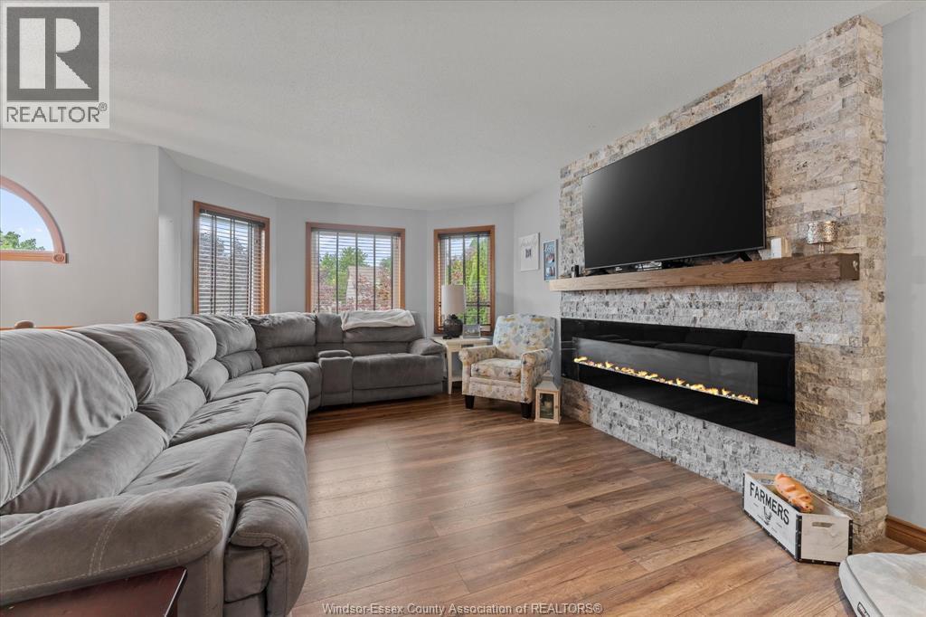 421 Mclellan, Amherstburg, Ontario  N9V 4C8 - Photo 7 - 26016304