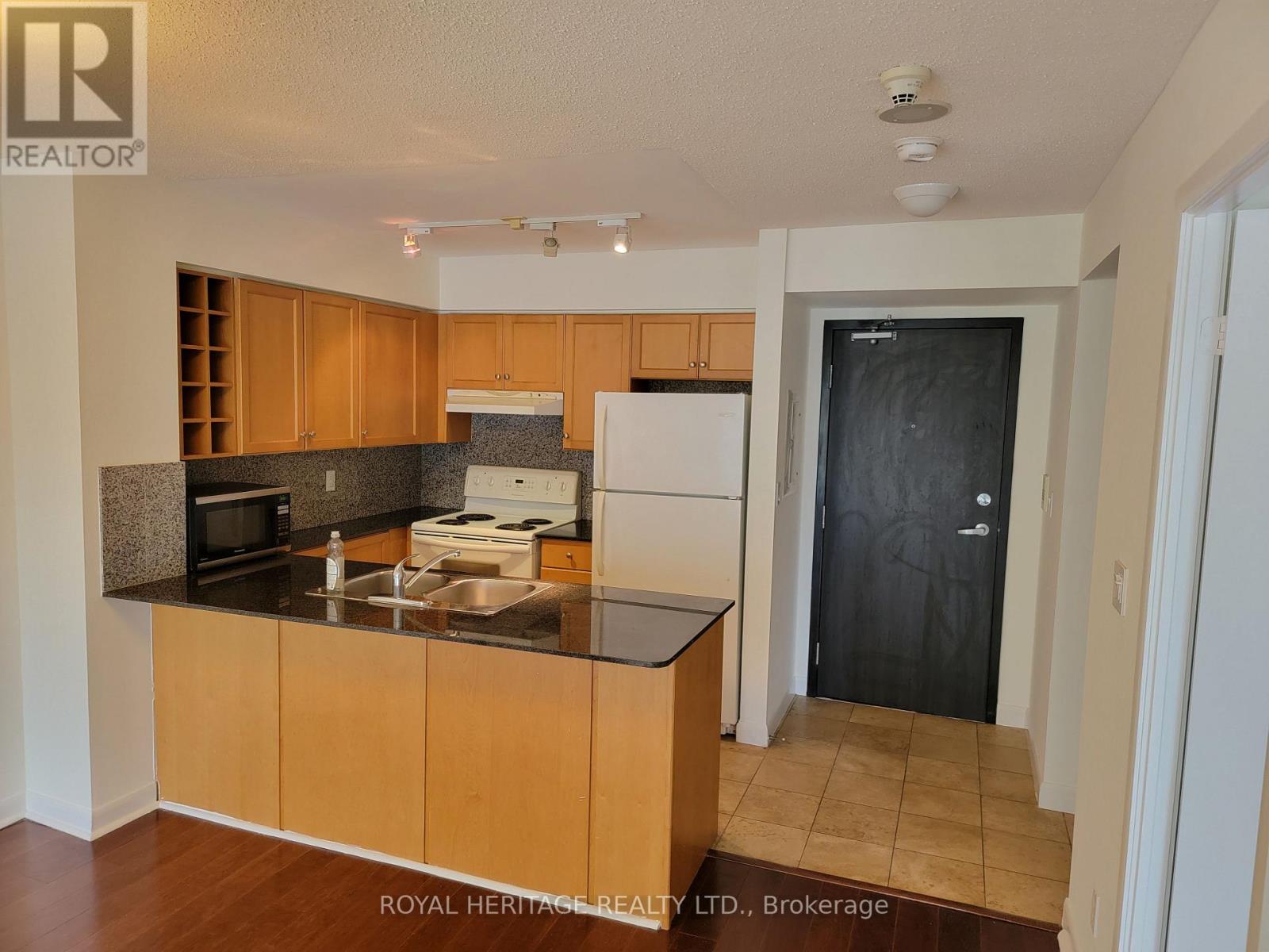 2307 - 210 Victoria Street, Toronto, Ontario  M5B 2R3 - Photo 3 - C13533556