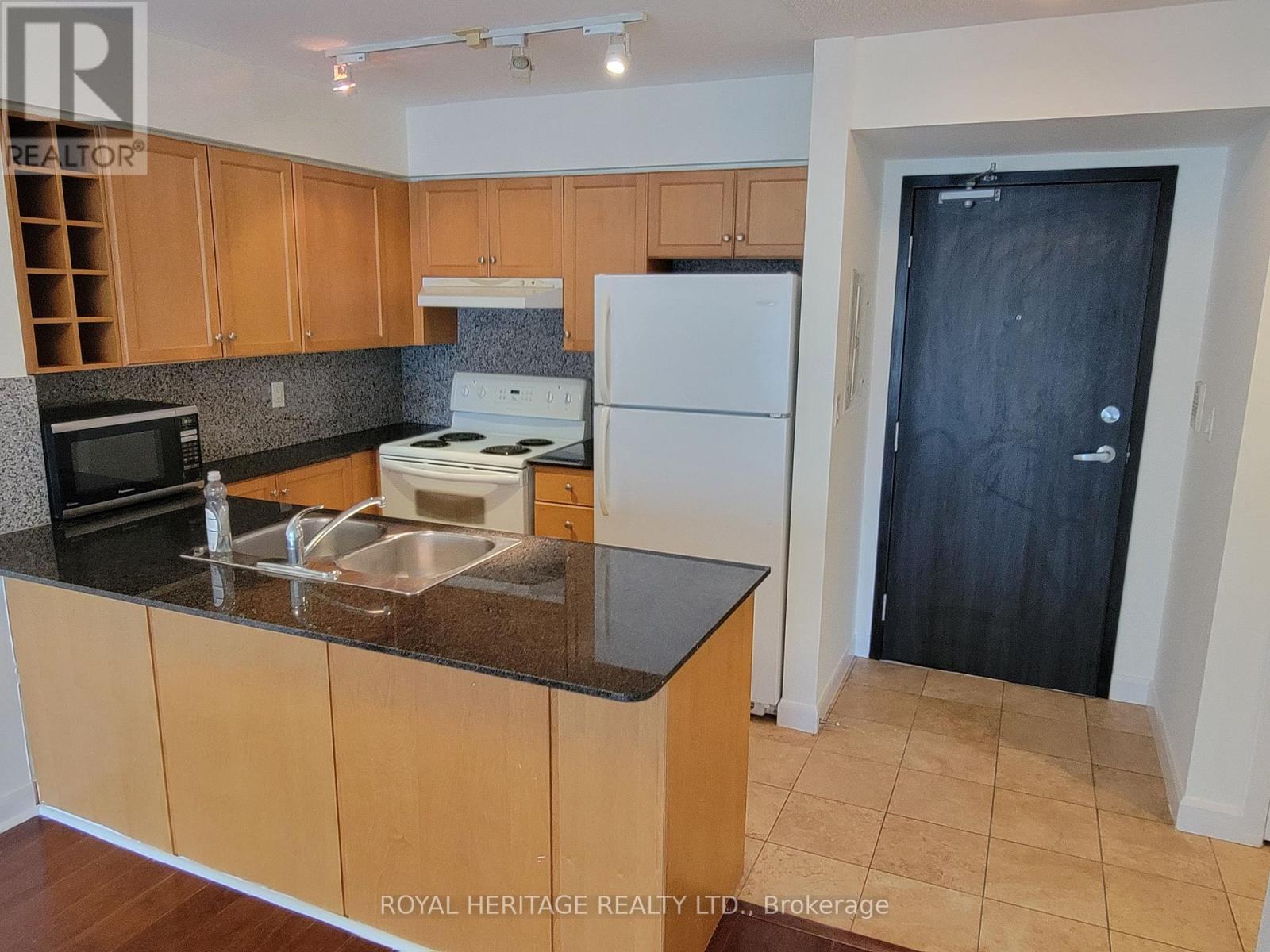 2307 - 210 Victoria Street, Toronto, Ontario  M5B 2R3 - Photo 4 - C13533556