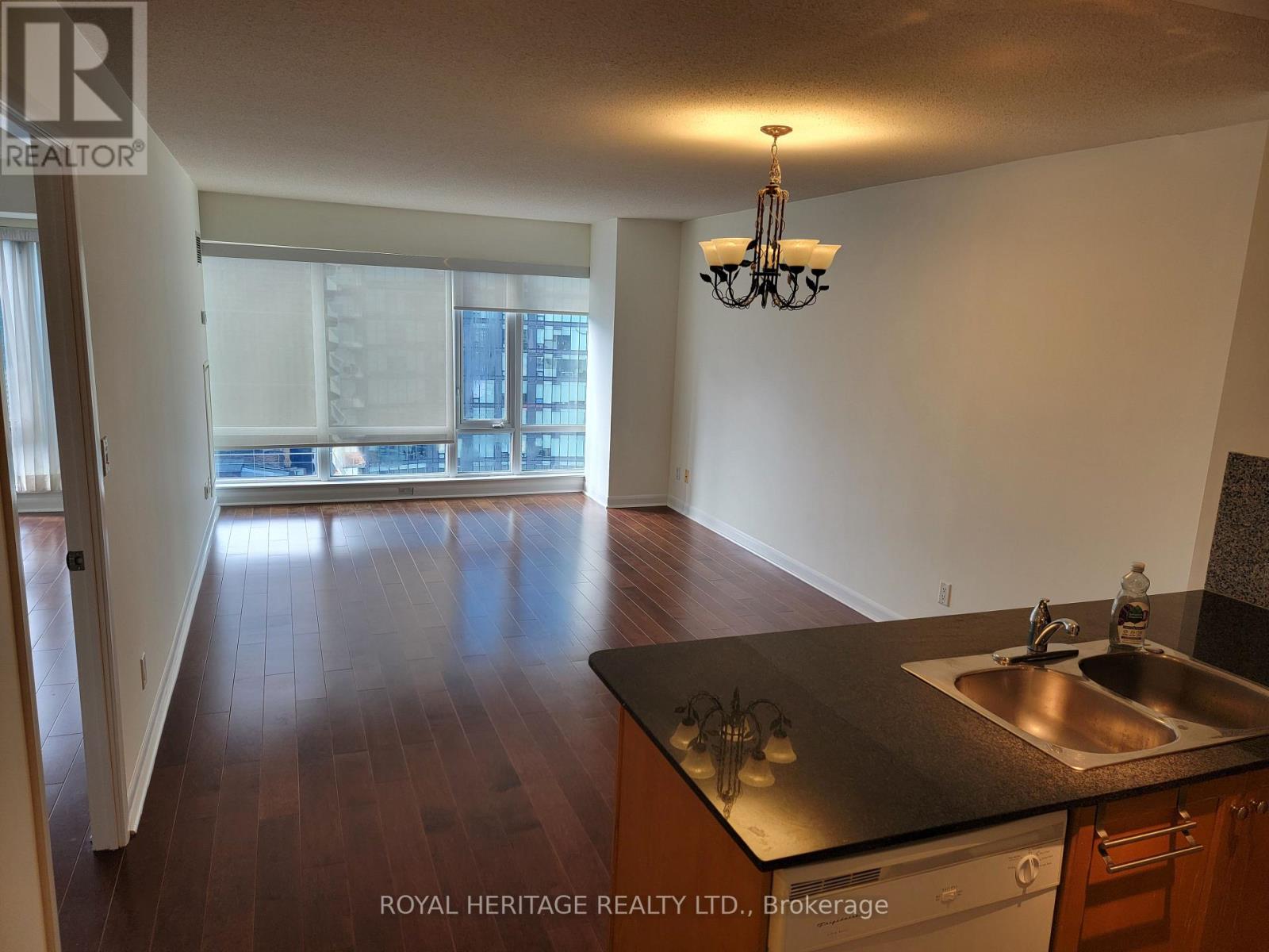 2307 - 210 Victoria Street, Toronto, Ontario  M5B 2R3 - Photo 5 - C13533556