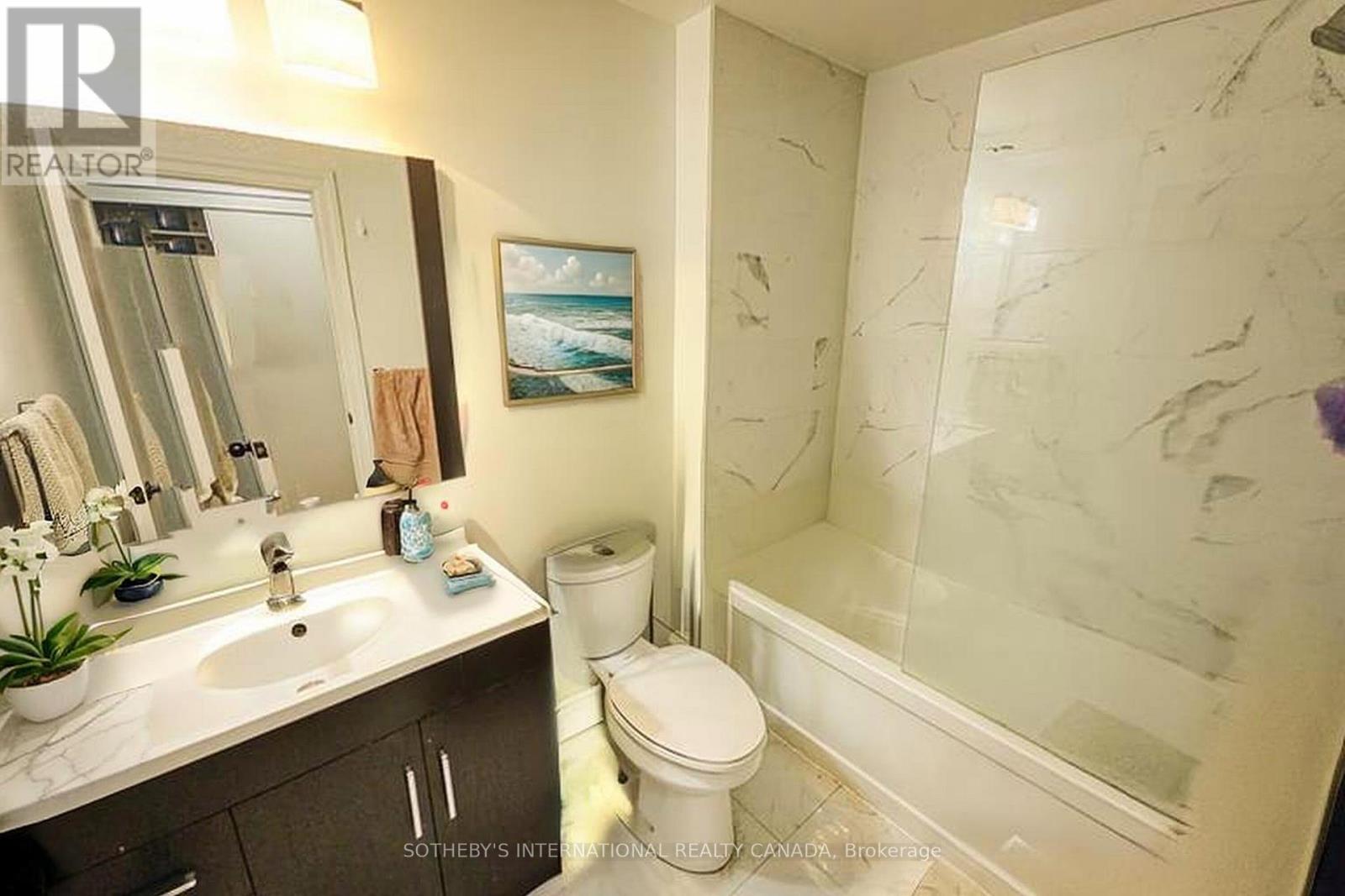 1 - 227 Beverley Street, Toronto, Ontario  M5T 1Z4 - Photo 2 - C13533732