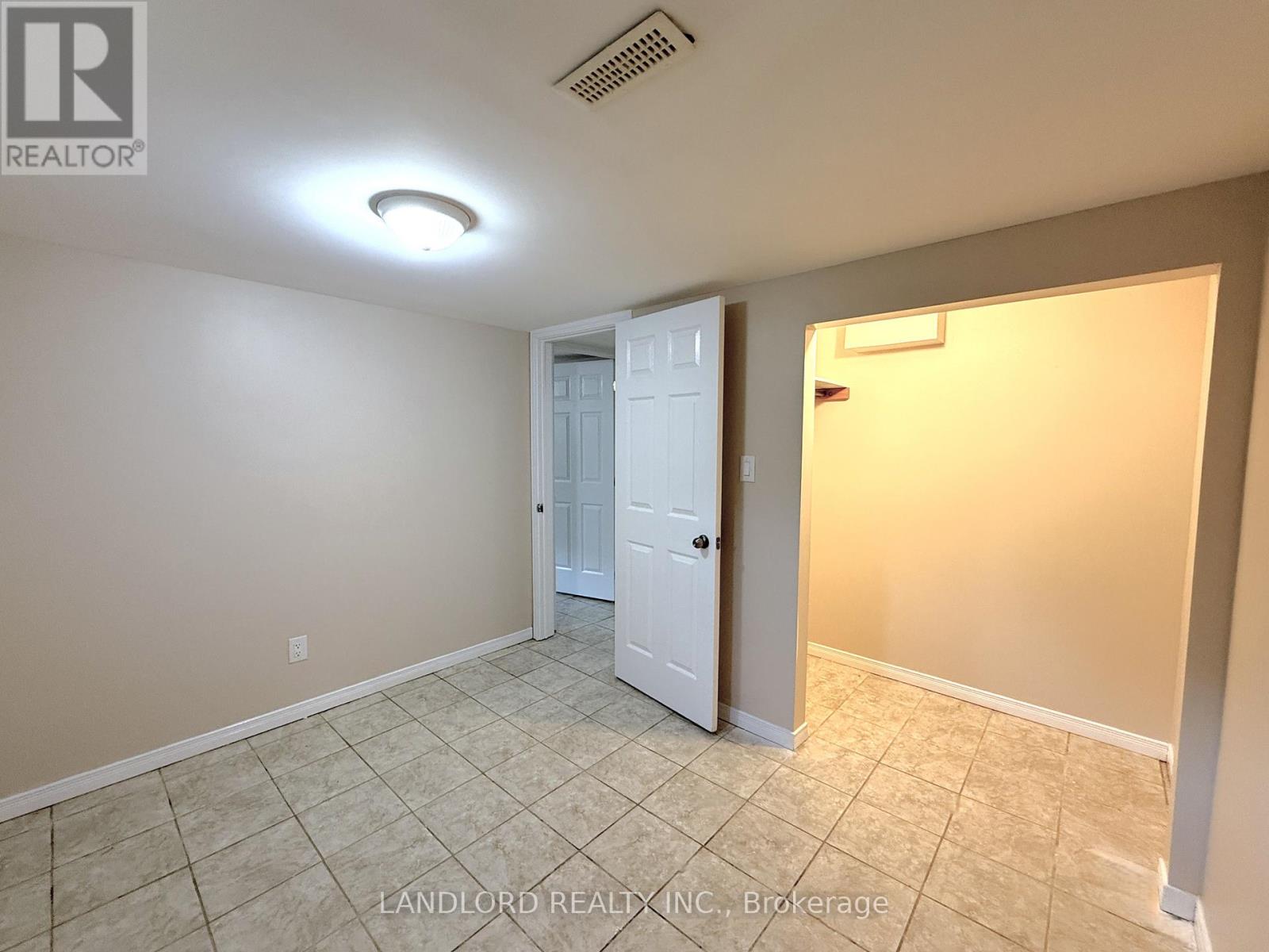 Bsmt - 220 Ellington Drive, Toronto, Ontario  M1R 3Y4 - Photo 3 - E13533700