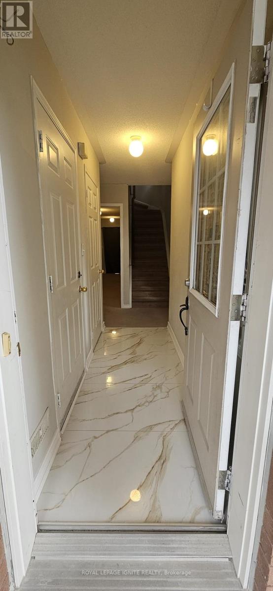 62 Ventura Lane, Ajax, Ontario  L1T 0C3 - Photo 3 - E13533710