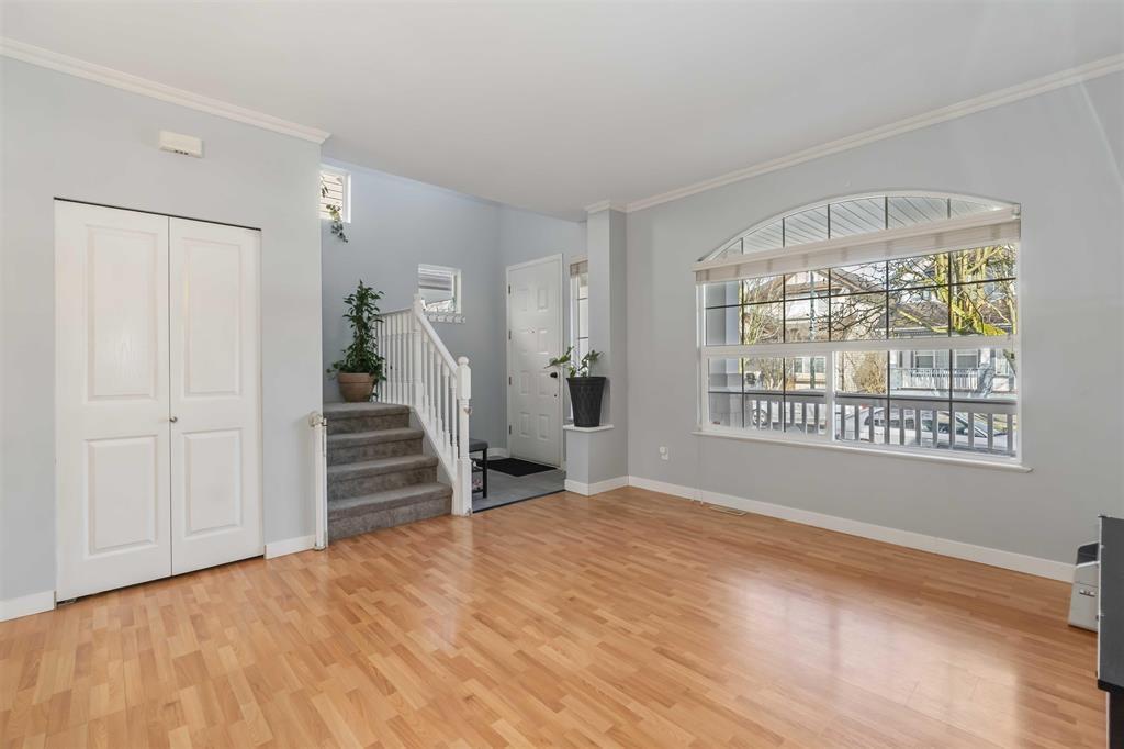 18476 66a Avenue, Surrey, British Columbia  V3S 9B1 - Photo 4 - R3143573
