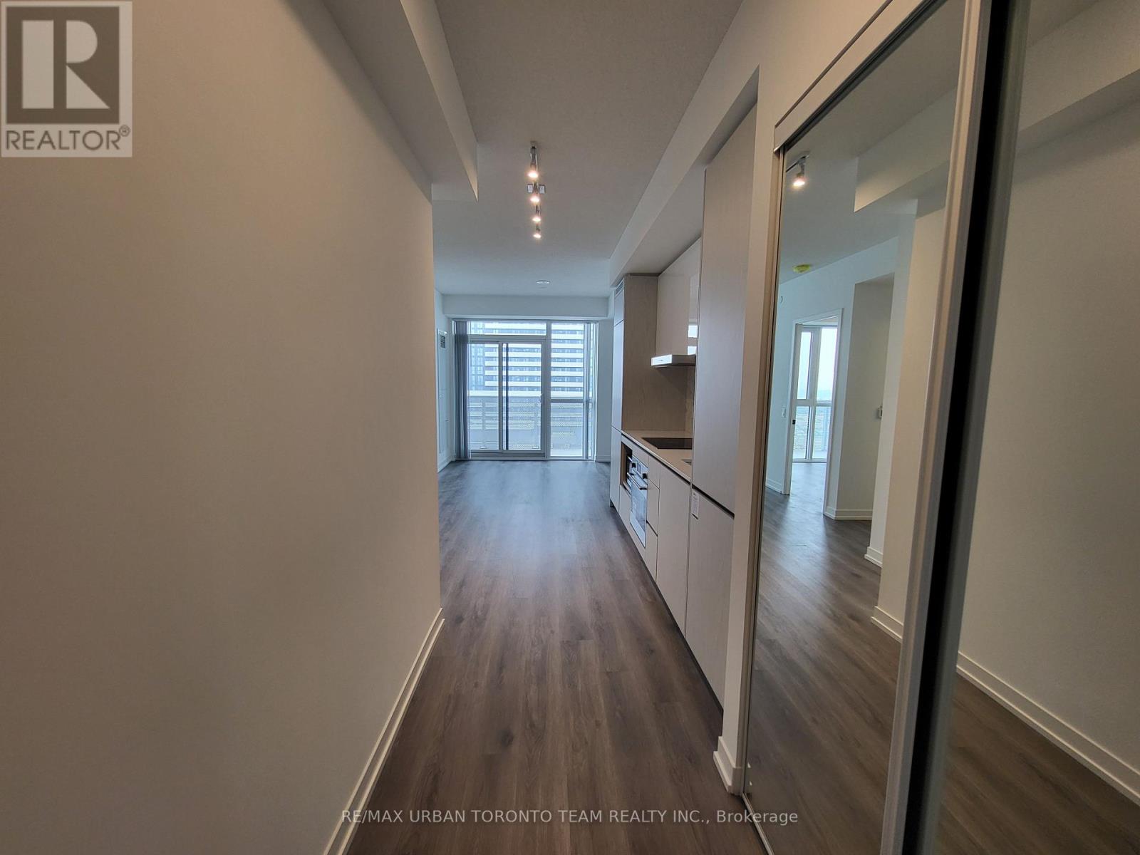 801 - 28 Interchange Way, Vaughan, Ontario L4K 0P8 - Photo 2 - N13533600