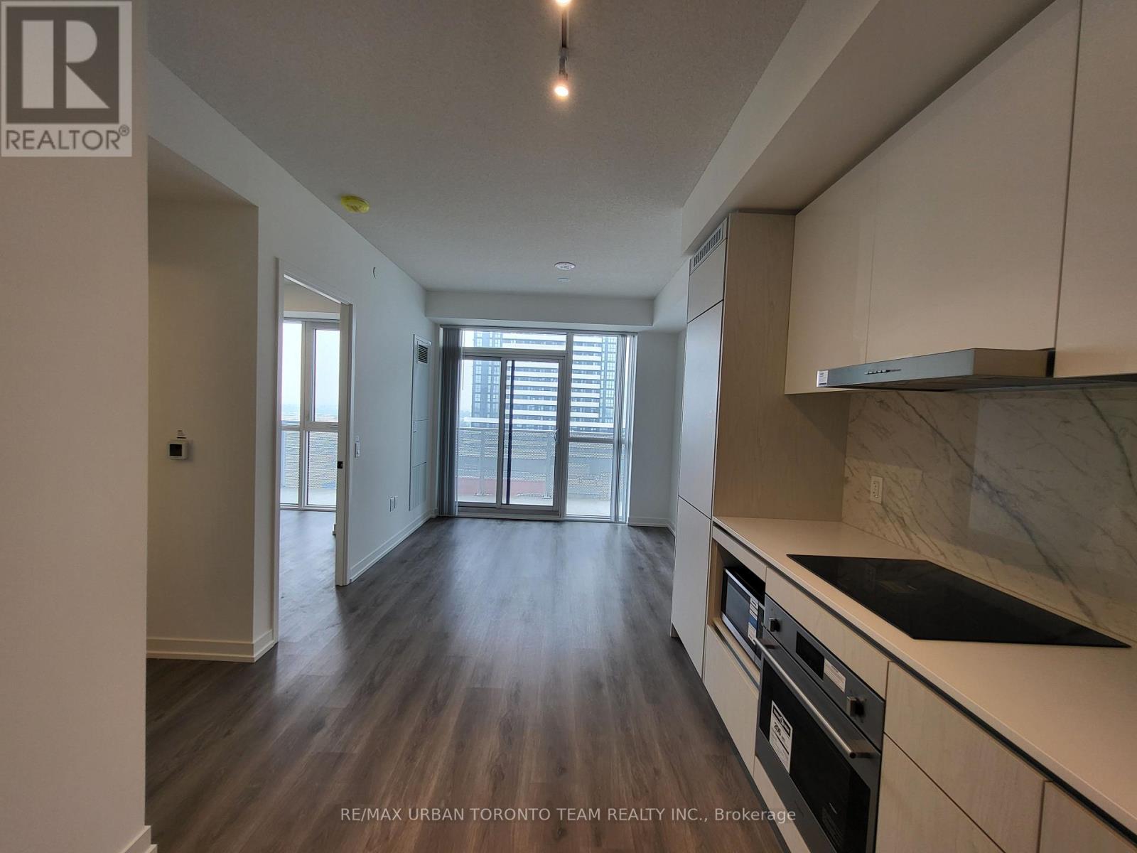 801 - 28 Interchange Way, Vaughan, Ontario L4K 0P8 - Photo 3 - N13533600