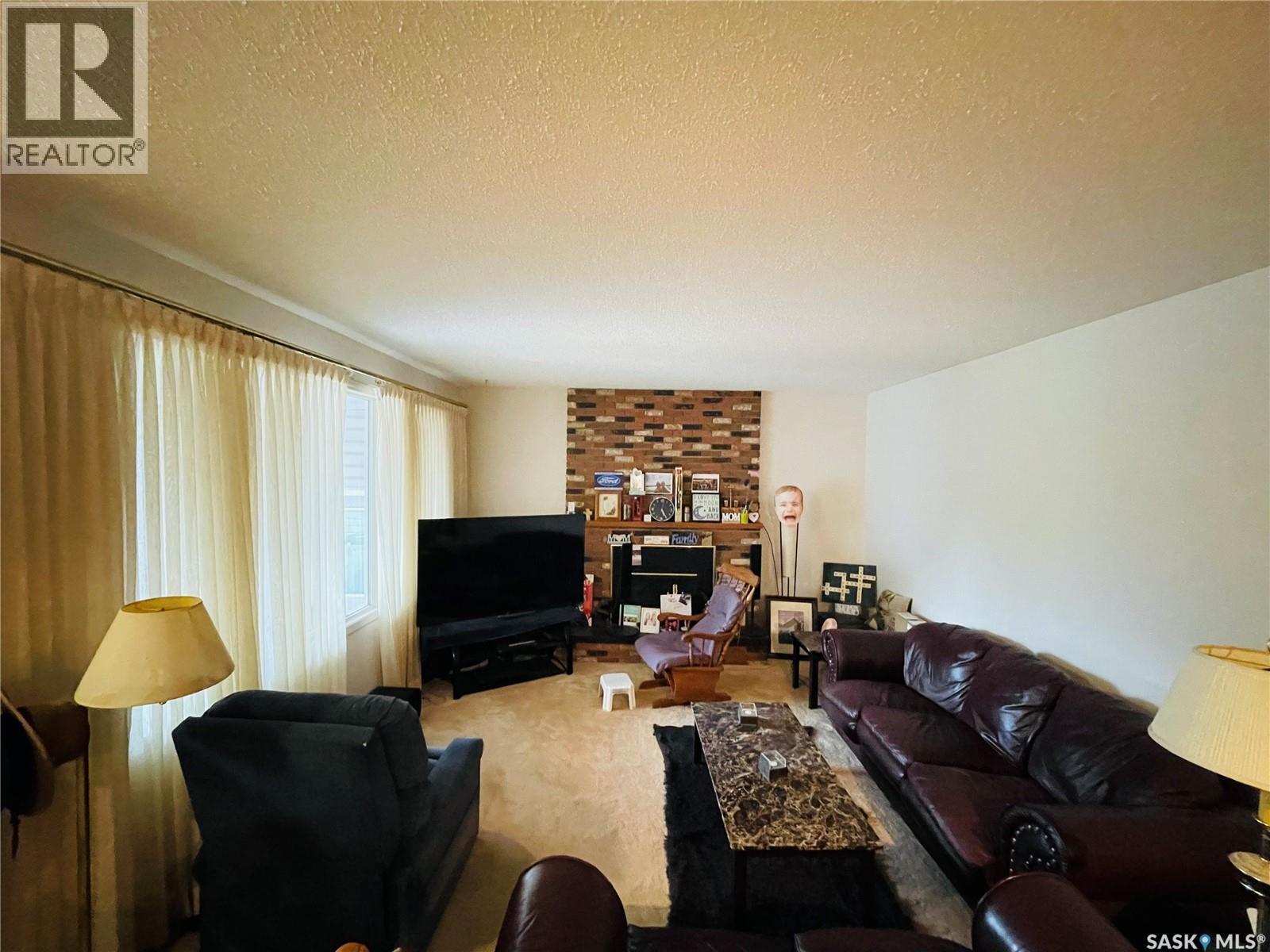 195 Lincoln Drive, Regina, Saskatchewan  S4S 6P5 - Photo 2 - SK041720
