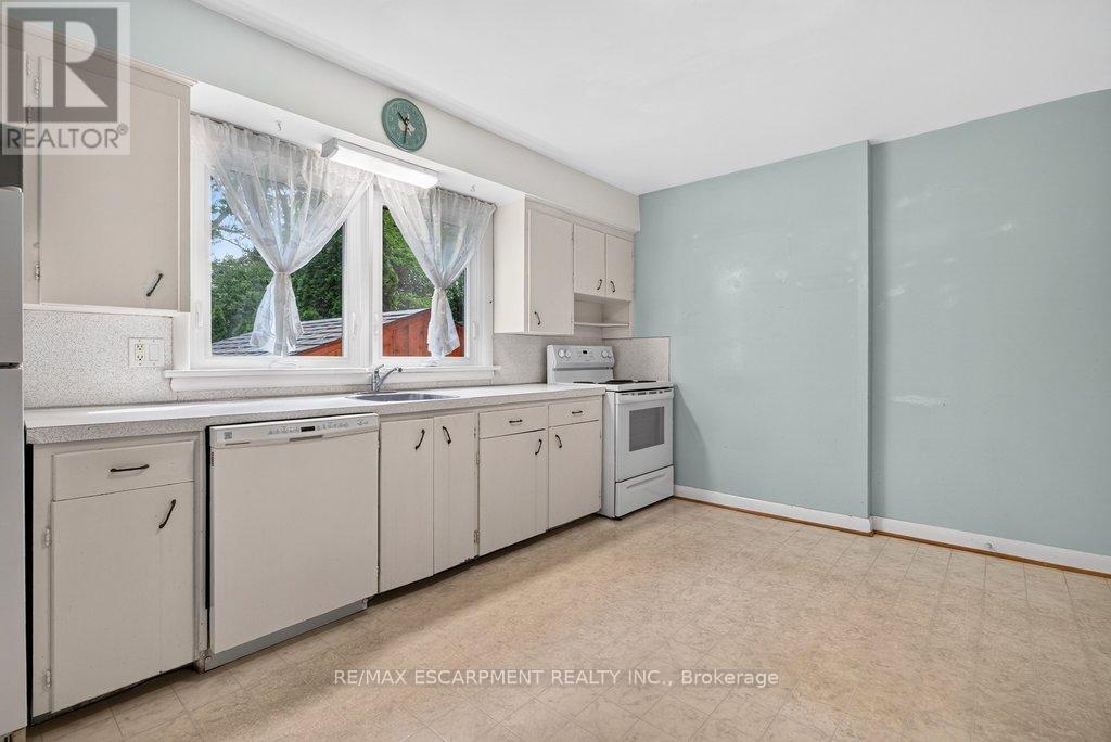 795 Drury Lane, Burlington, Ontario  L7R 2Y1 - Photo 15 - W13533554