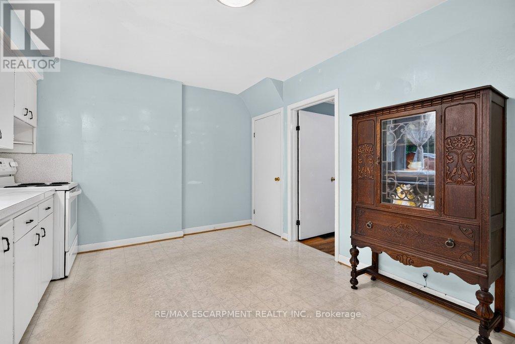 795 Drury Lane, Burlington, Ontario  L7R 2Y1 - Photo 16 - W13533554