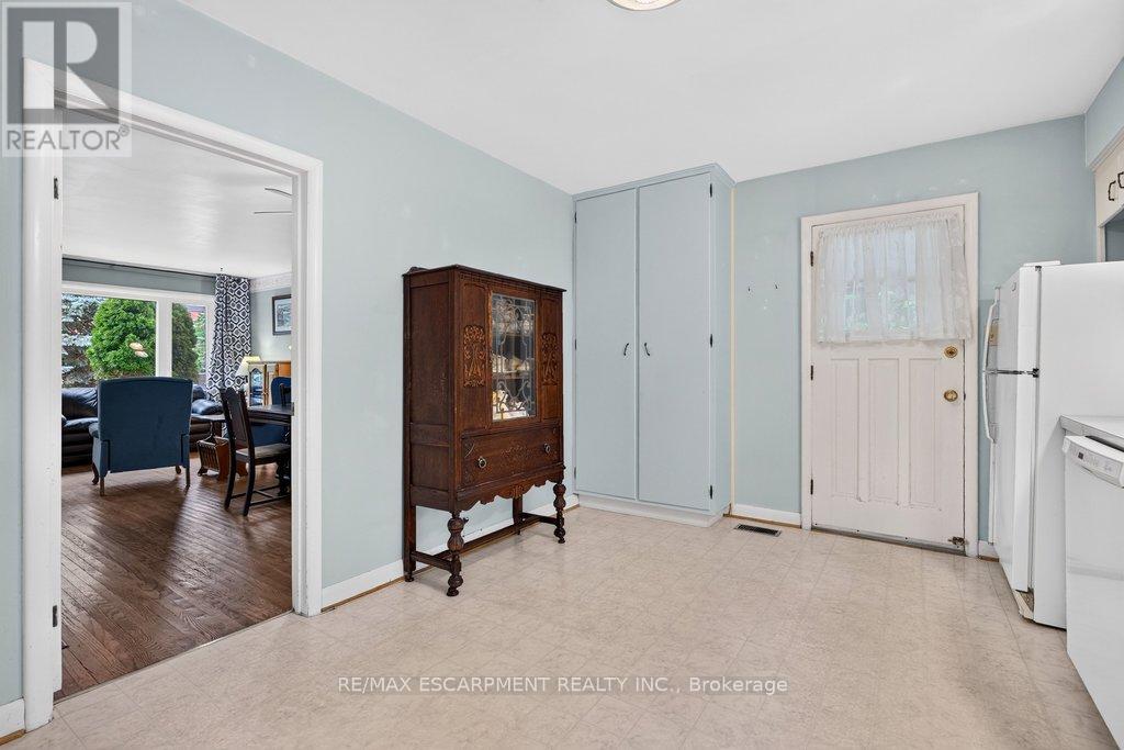 795 Drury Lane, Burlington, Ontario  L7R 2Y1 - Photo 17 - W13533554