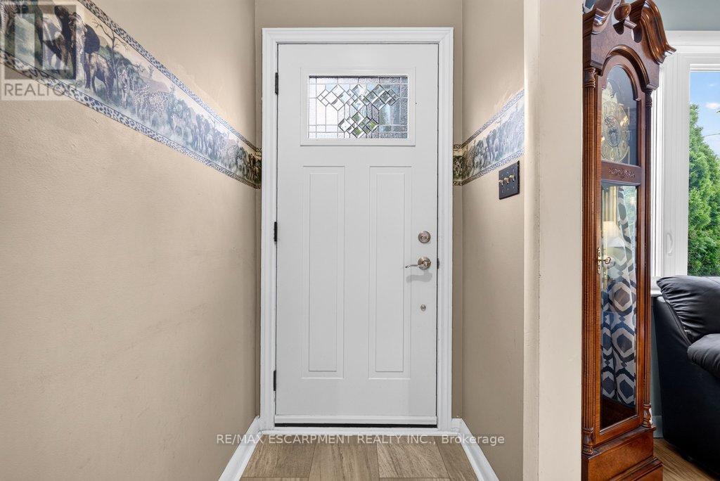 795 Drury Lane, Burlington, Ontario  L7R 2Y1 - Photo 5 - W13533554