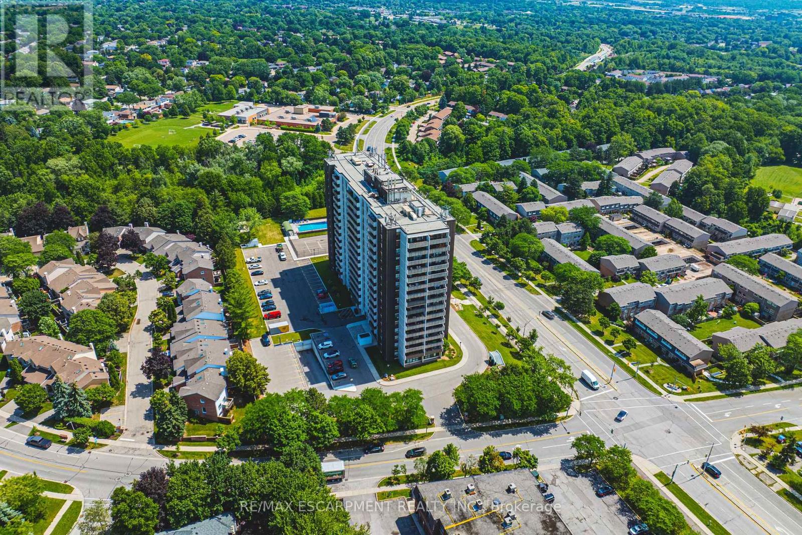 1504 - 2055 Upper Middle Road, Burlington, Ontario  L7P 3P4 - Photo 2 - W13533610