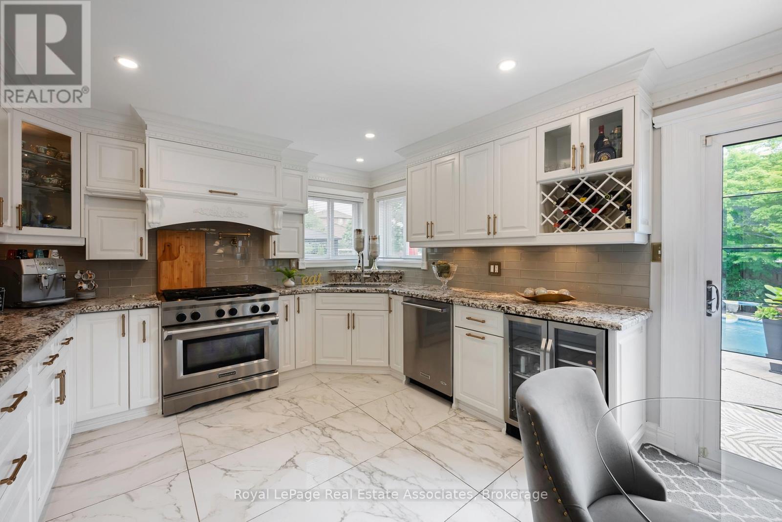 5553 Wheatland Court, Mississauga, Ontario  L5V 2E4 - Photo 17 - W13533654
