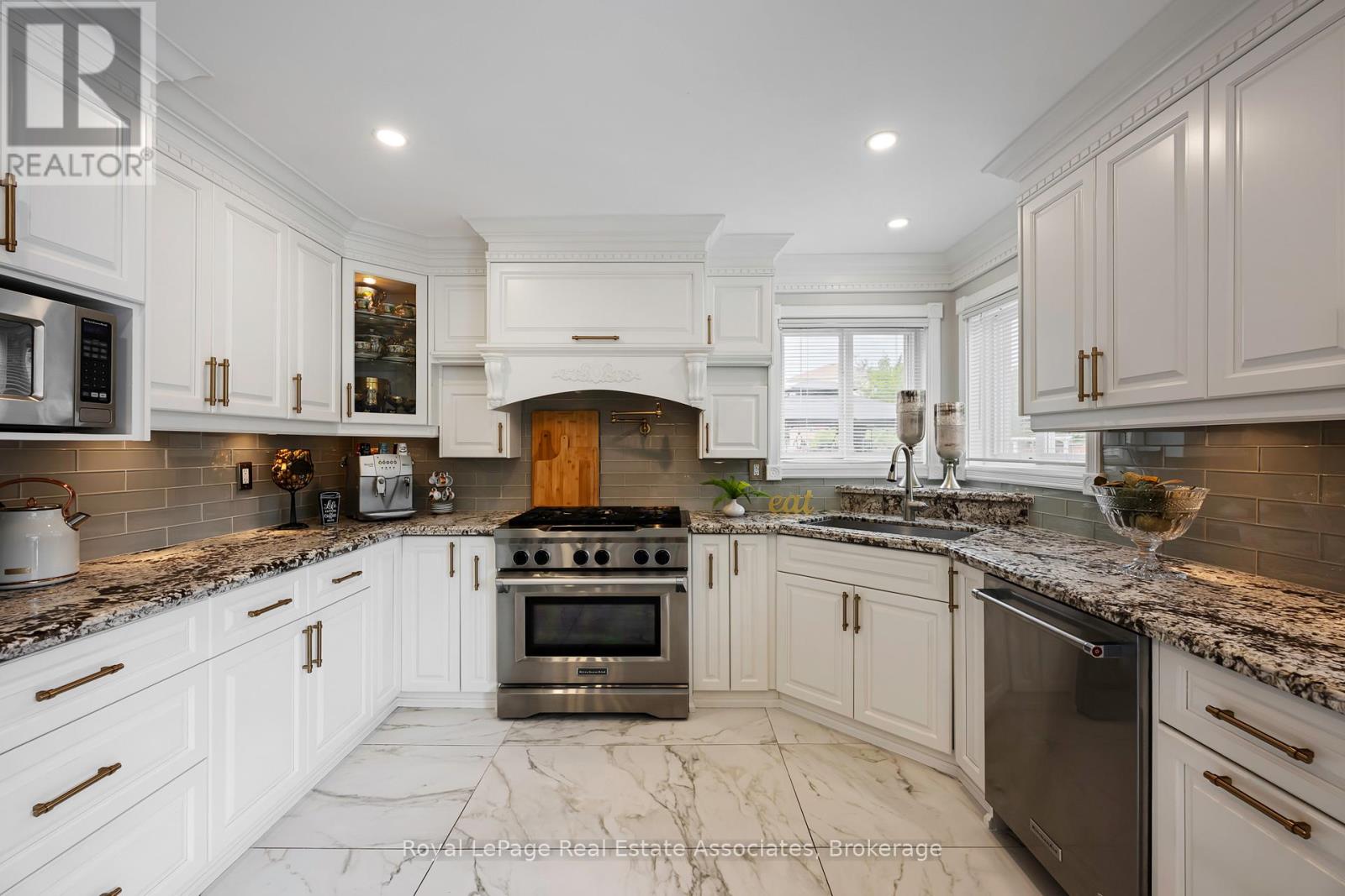 5553 Wheatland Court, Mississauga, Ontario  L5V 2E4 - Photo 19 - W13533654