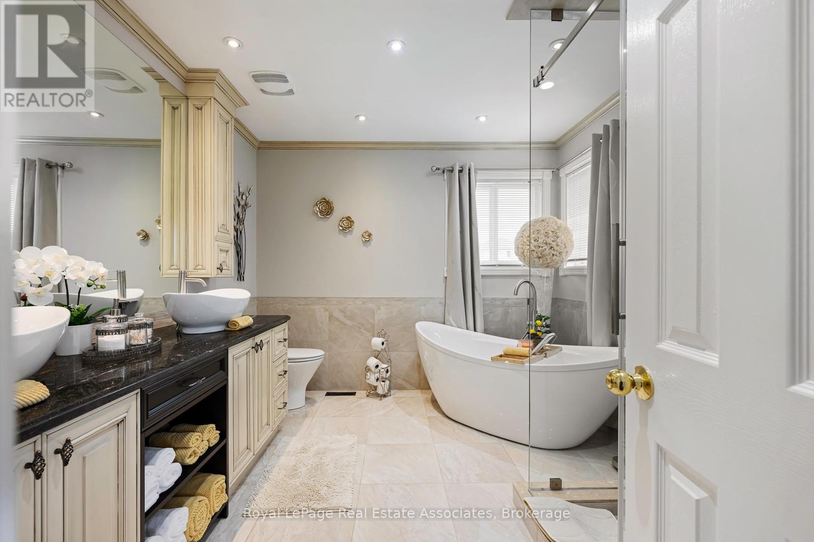 5553 Wheatland Court, Mississauga, Ontario  L5V 2E4 - Photo 24 - W13533654