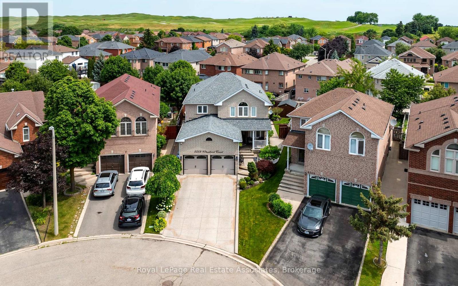 5553 Wheatland Court, Mississauga, Ontario  L5V 2E4 - Photo 3 - W13533654