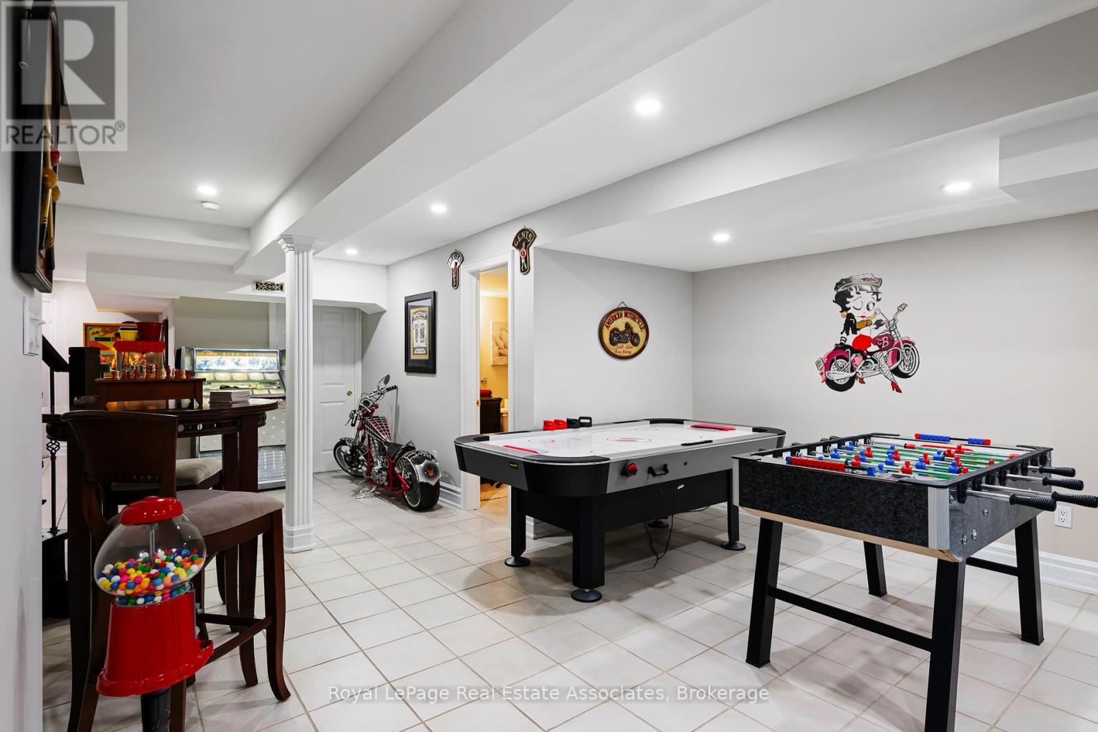5553 Wheatland Court, Mississauga, Ontario  L5V 2E4 - Photo 37 - W13533654