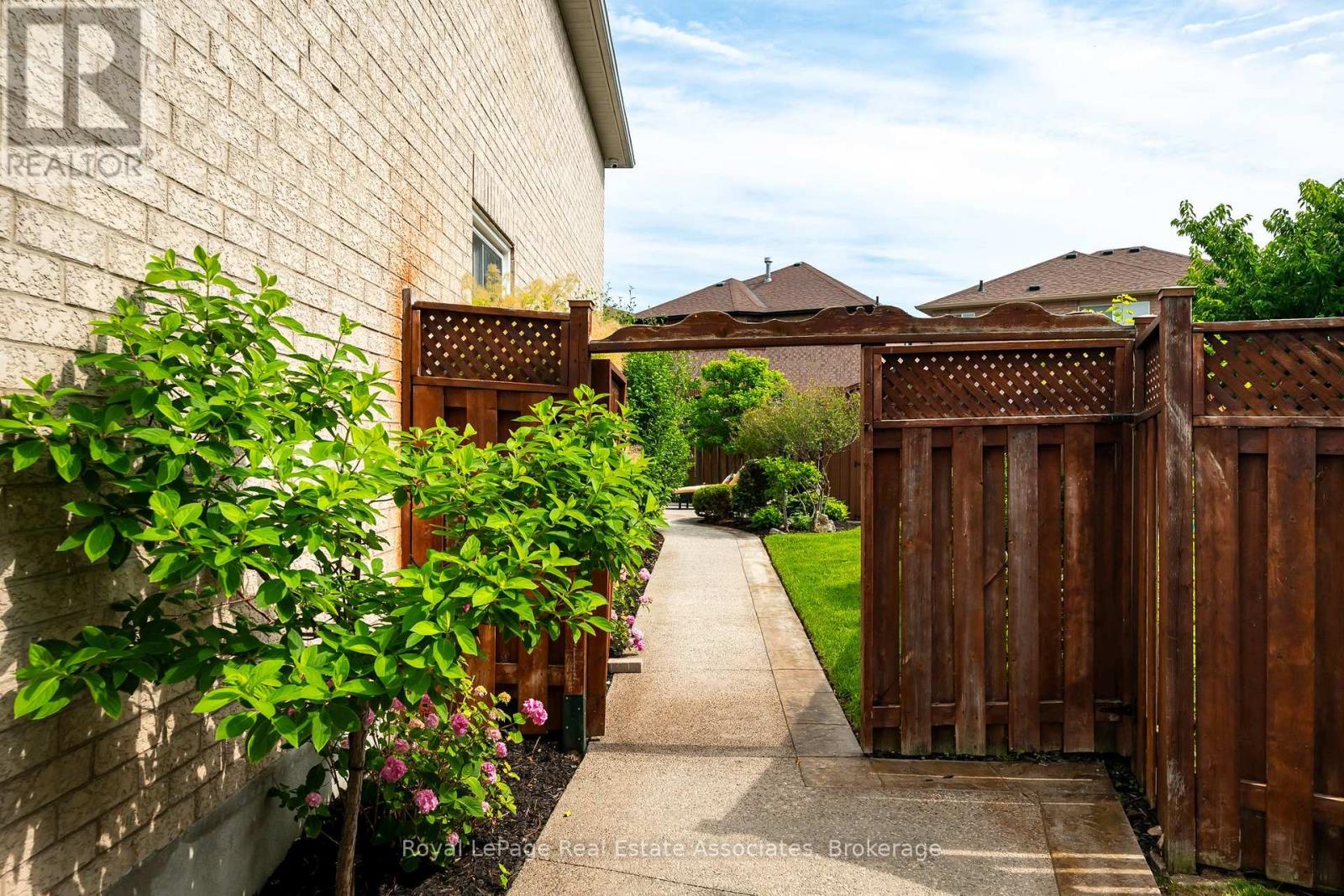 5553 Wheatland Court, Mississauga, Ontario  L5V 2E4 - Photo 43 - W13533654