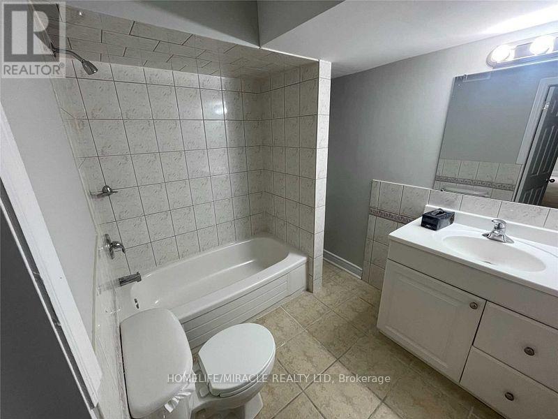 76 Jack Rabbit Crescent, Brampton, Ontario  L6R 2E4 - Photo 9 - W13533716