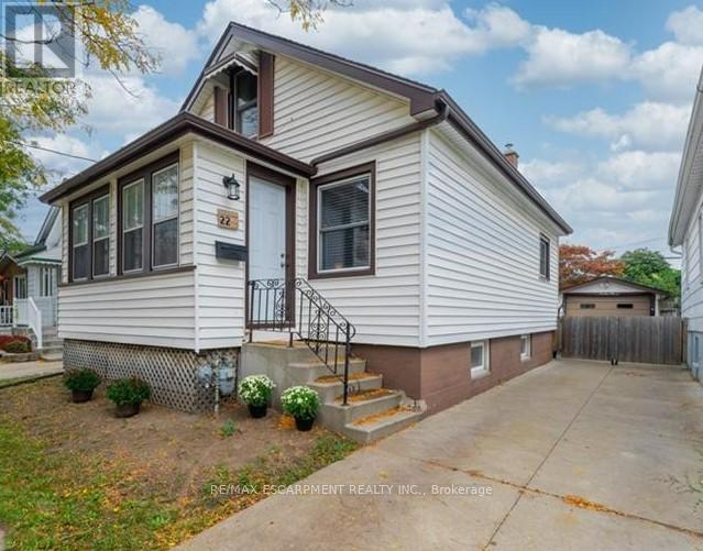 22 Concord Avenue, St. Catharines, Ontario  L2M 5N6 - Photo 1 - X13533522