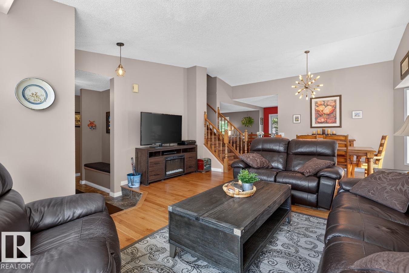 135 Meadowview Dr, Sherwood Park, Alberta  T8H 1P8 - Photo 3 - E4497463