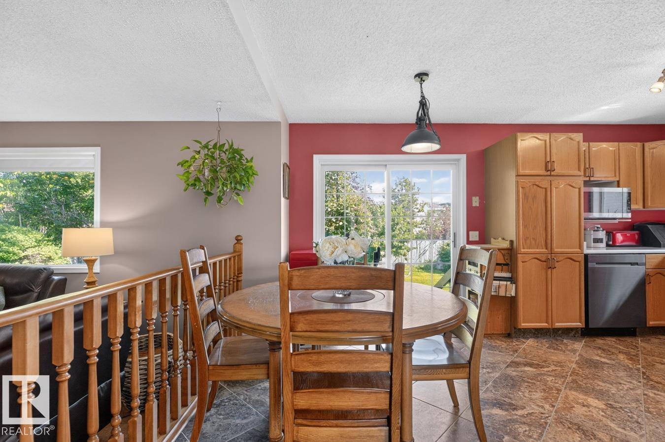 135 Meadowview Dr, Sherwood Park, Alberta  T8H 1P8 - Photo 6 - E4497463
