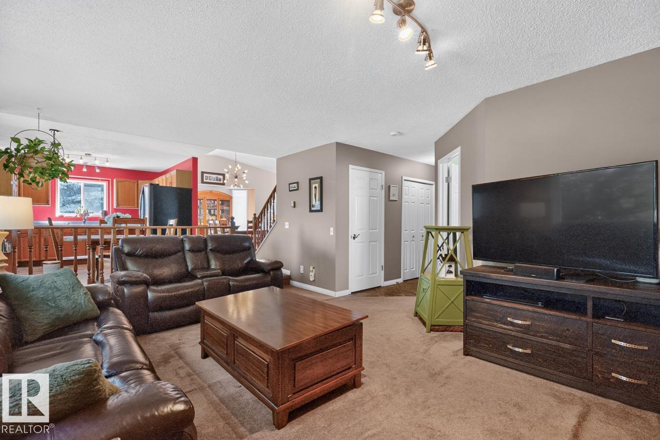 135 Meadowview Dr, Sherwood Park, Alberta  T8H 1P8 - Photo 13 - E4497463