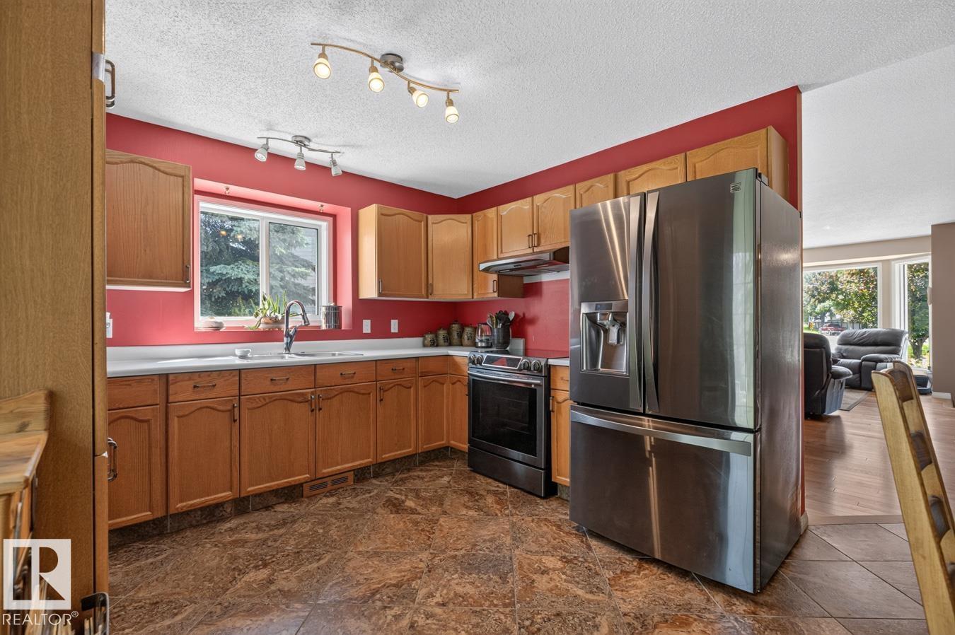 135 Meadowview Dr, Sherwood Park, Alberta  T8H 1P8 - Photo 7 - E4497463