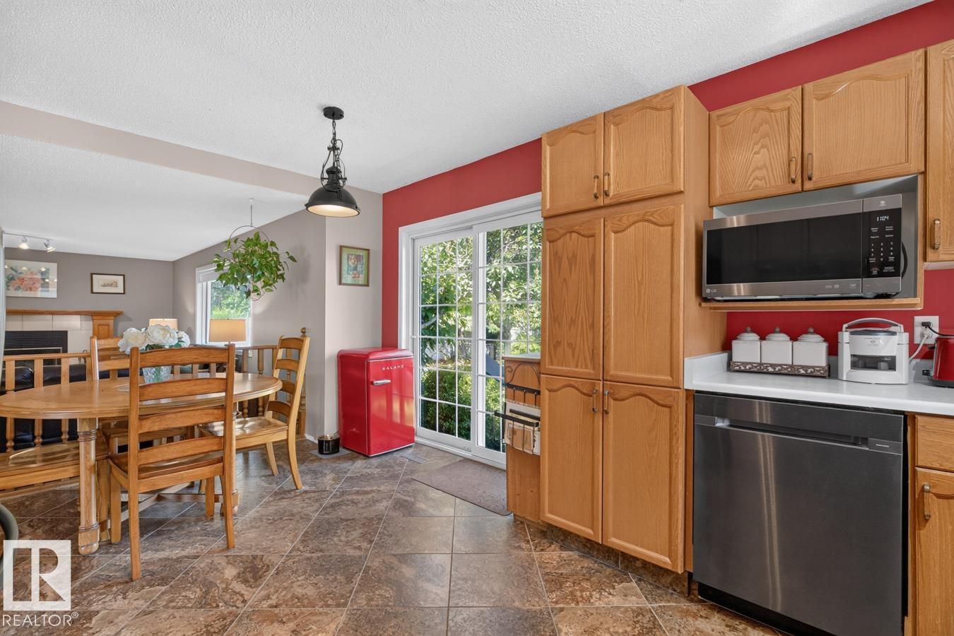 135 Meadowview Dr, Sherwood Park, Alberta  T8H 1P8 - Photo 9 - E4497463