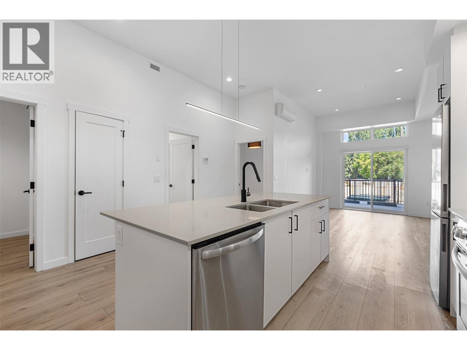 660 Cawston Avenue Unit# 111, Kelowna, British Columbia  V1Y 9M1 - Photo 6 - 10393711