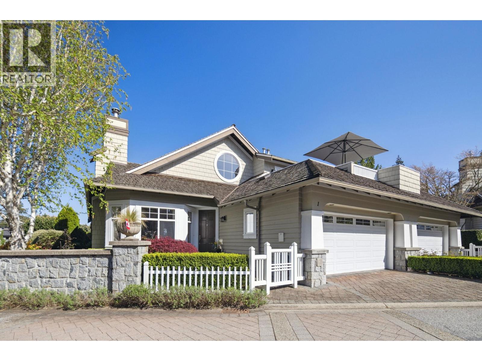 West Vancouver Row / Townhouse for sale: 4 bedroom 2,525 sq.ft. (Listed 2026-07-11)