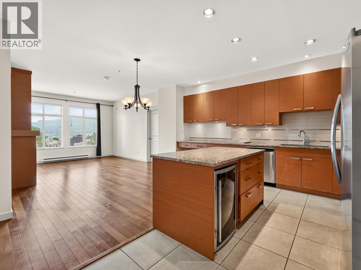 305 4365 Hastings Street, Burnaby, British Columbia  V5C 0B7 - Photo 2 - R3143554