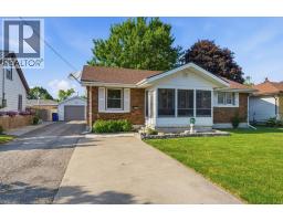 13 CANARY CRESCENT, Wallaceburg, Ontario