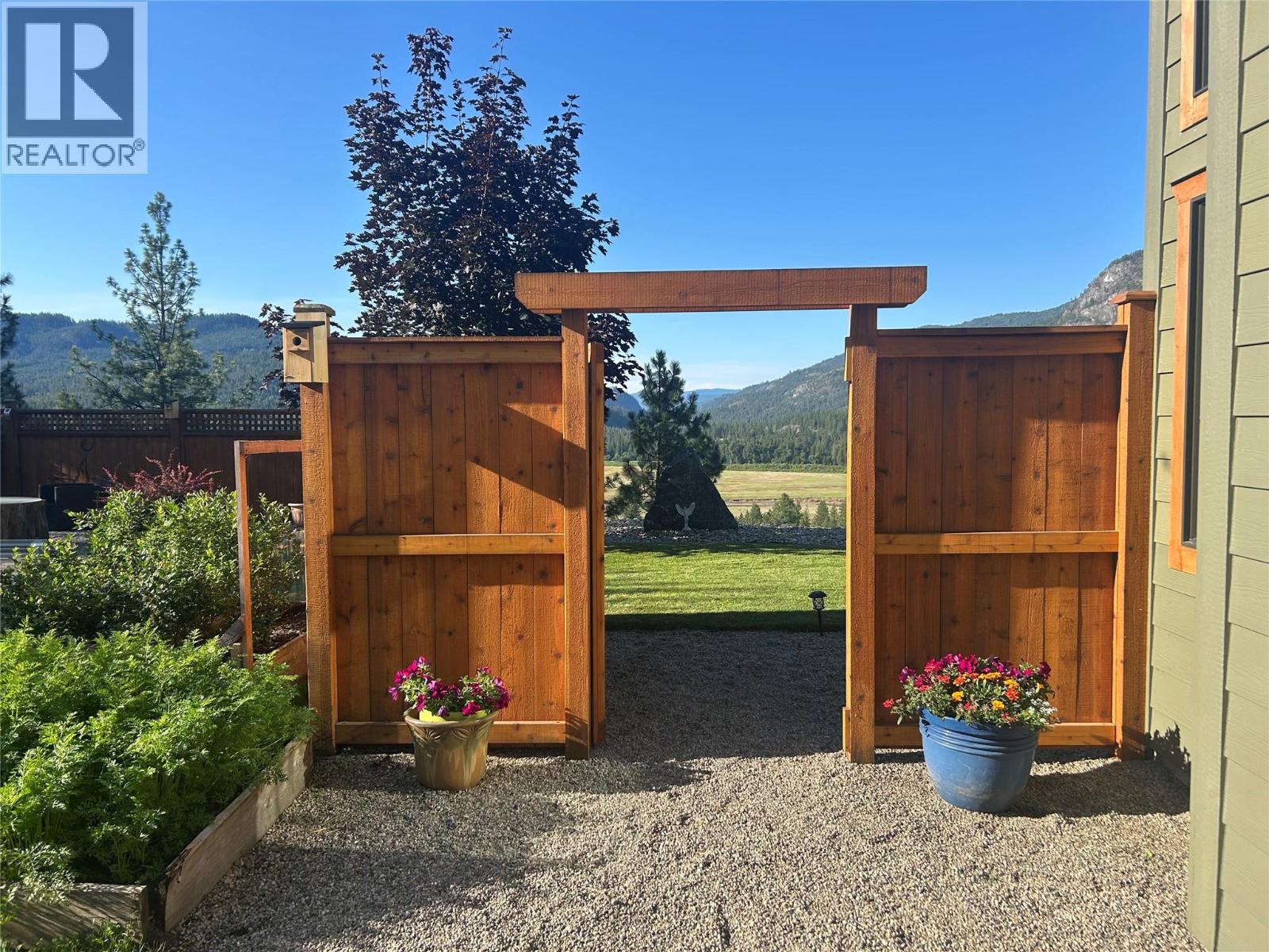 750 395 Highway, Christina Lake, British Columbia