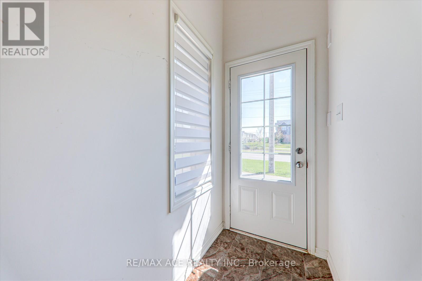 2538 Rosedrop Path, Oshawa, Ontario L1L 0H4 - Photo 4 - E13533800