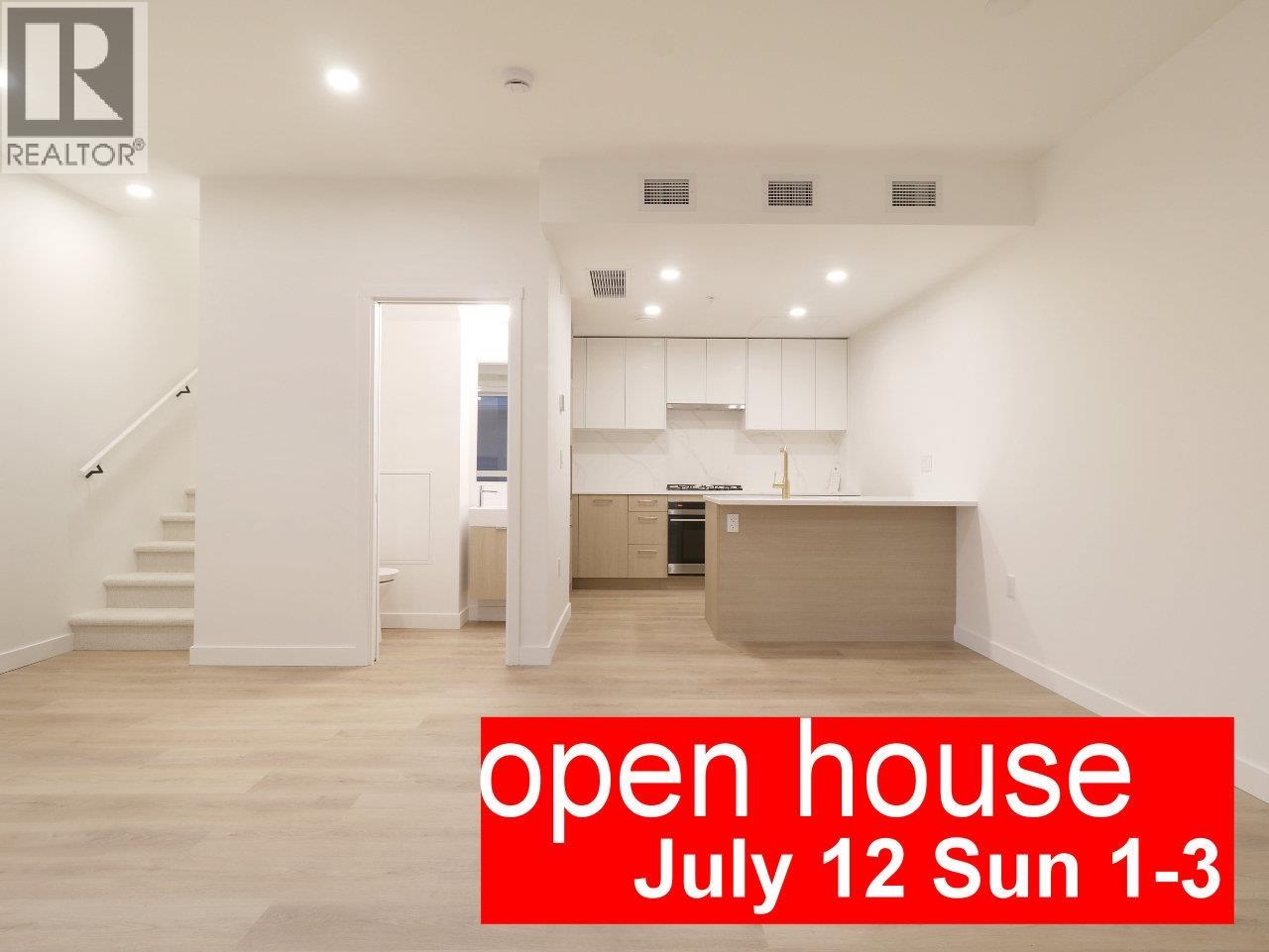 112 390 GUILBY STREET, Coquitlam, British Columbia