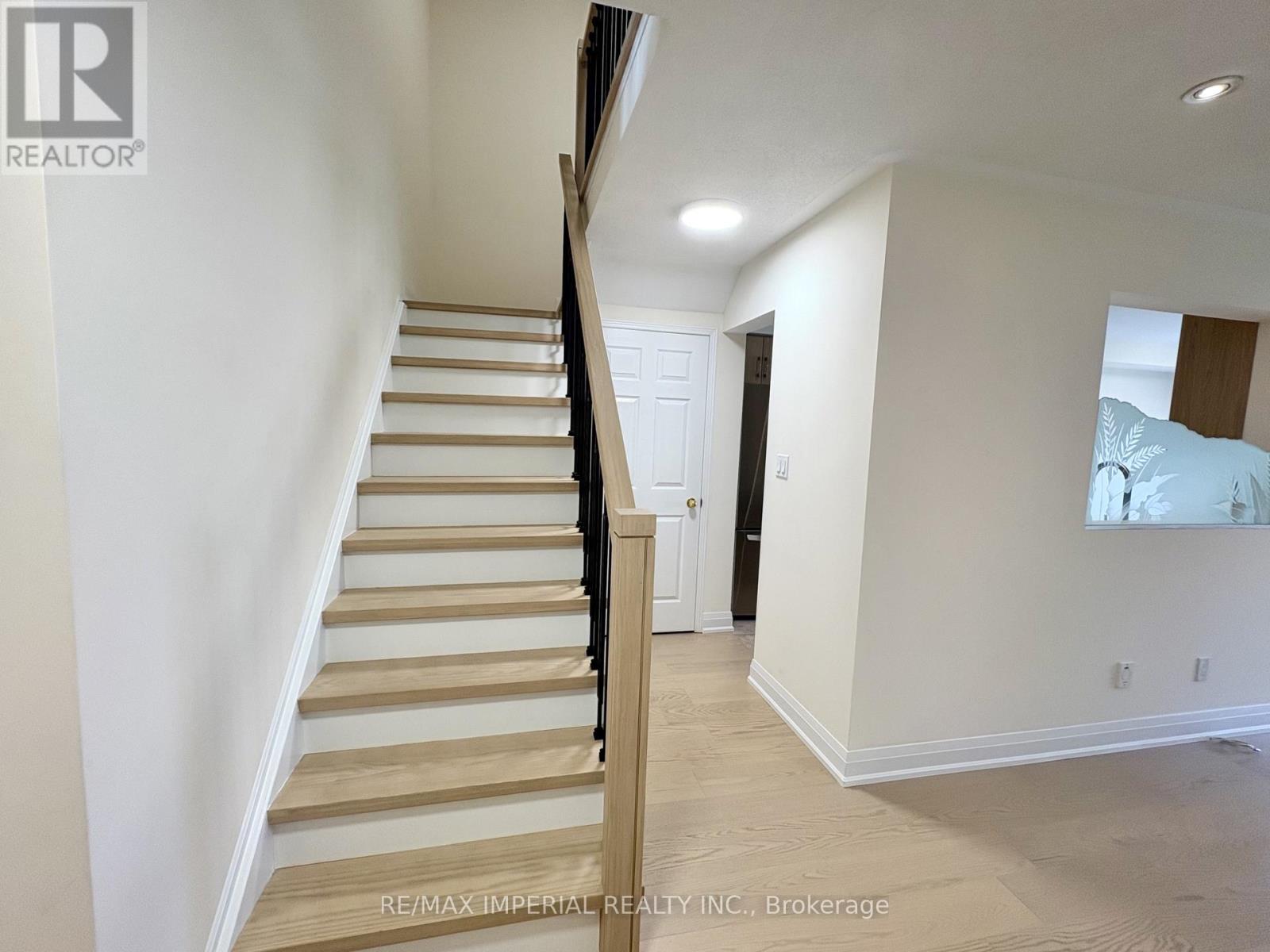 70 Maffey Crescent, Richmond Hill, Ontario L4S 0A7 - Photo 6 - N13533836