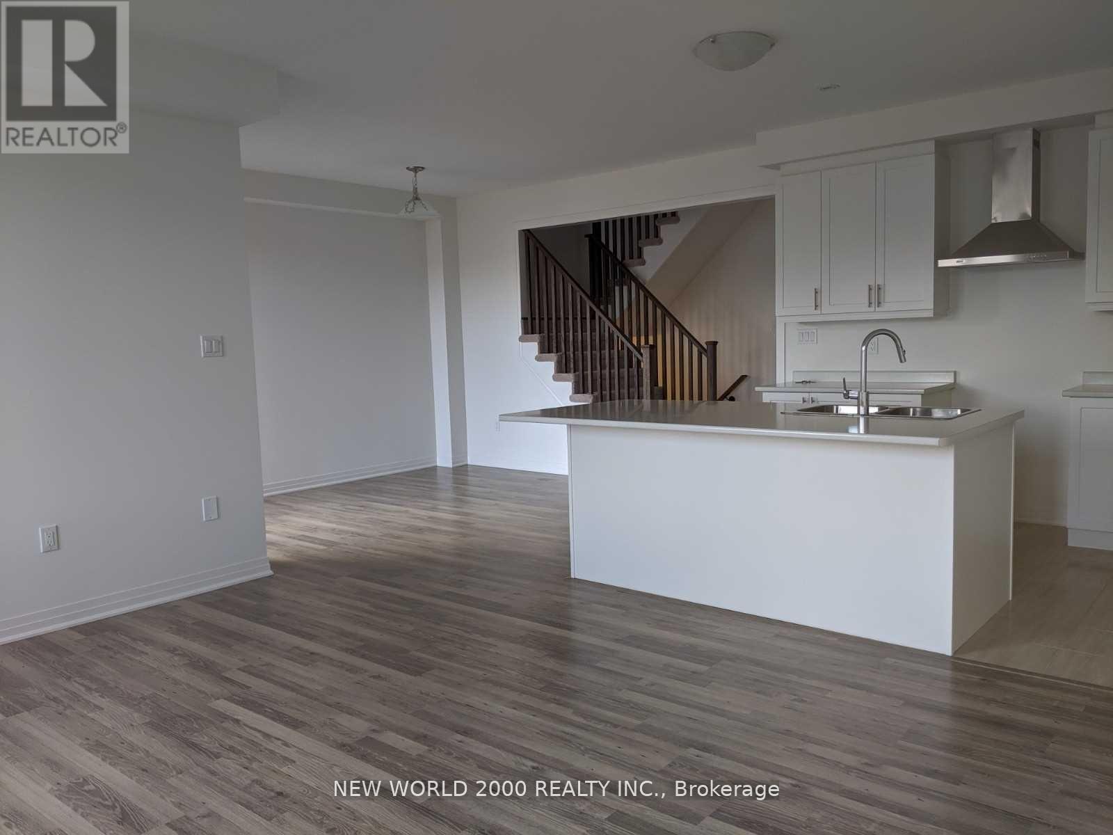 19 Casserley Crescent, New Tecumseth (Tottenham), Ontario  L0G 1W0 - Photo 4 - N13533896