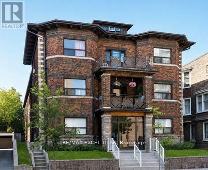 305 - 1643 BLOOR STREET W, Toronto, Ontario