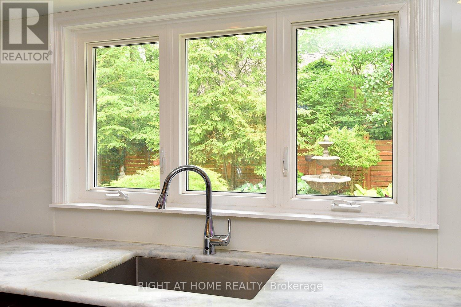 4299 Lakeshore Road, Burlington, Ontario  L7L 1A7 - Photo 8 - W13533838