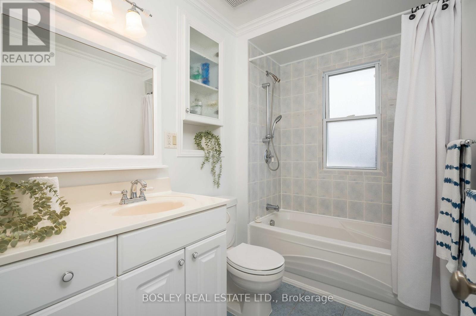 129 Linsmore Crescent, Toronto, Ontario  M4J 4L1 - Photo 19 - E13533650