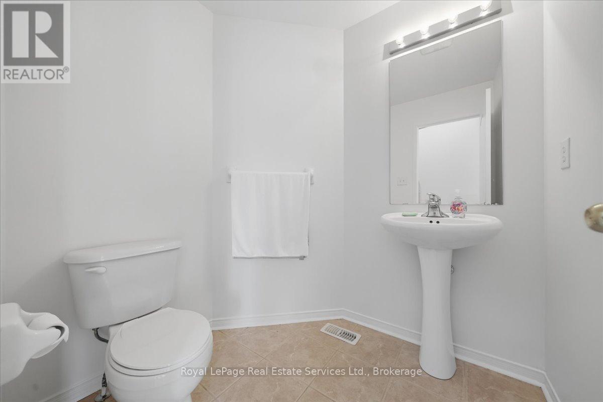 2395 Woodstock Trail, Oakville, Ontario  L6M 0C6 - Photo 13 - W13534168