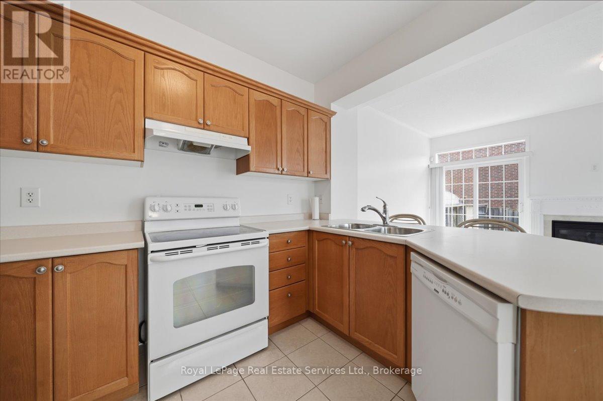 2395 Woodstock Trail, Oakville, Ontario  L6M 0C6 - Photo 16 - W13534168