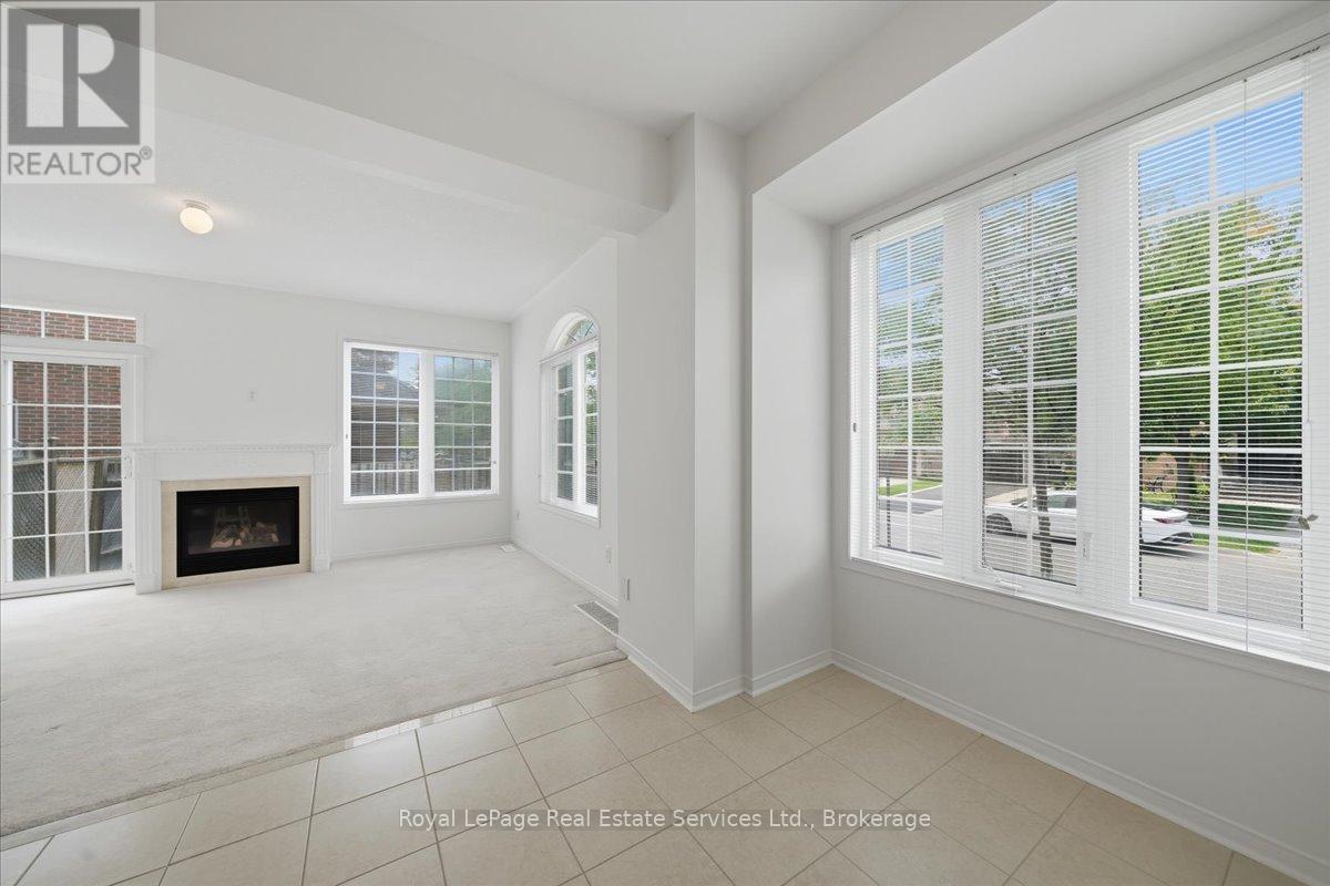 2395 Woodstock Trail, Oakville, Ontario  L6M 0C6 - Photo 17 - W13534168