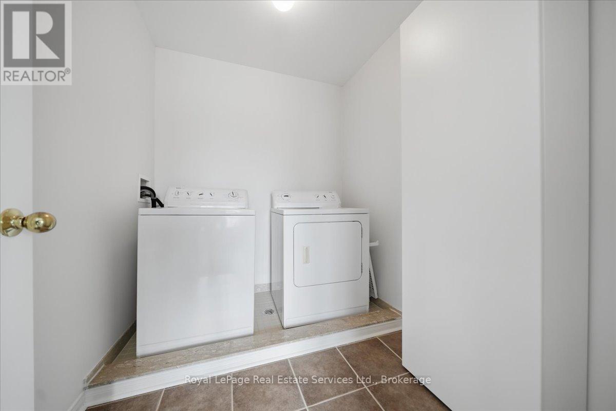 2395 Woodstock Trail, Oakville, Ontario  L6M 0C6 - Photo 36 - W13534168
