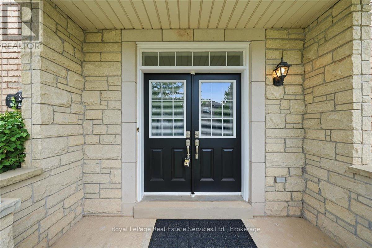 2395 Woodstock Trail, Oakville, Ontario  L6M 0C6 - Photo 6 - W13534168