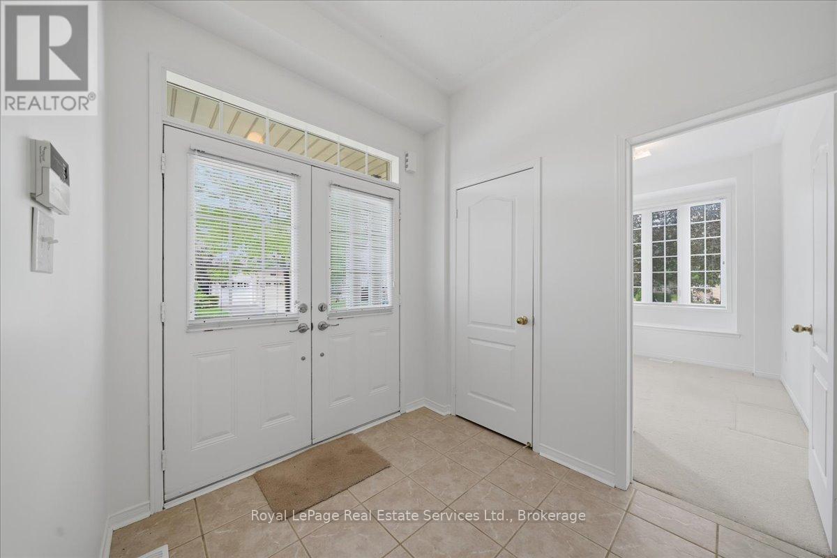2395 Woodstock Trail, Oakville, Ontario  L6M 0C6 - Photo 7 - W13534168